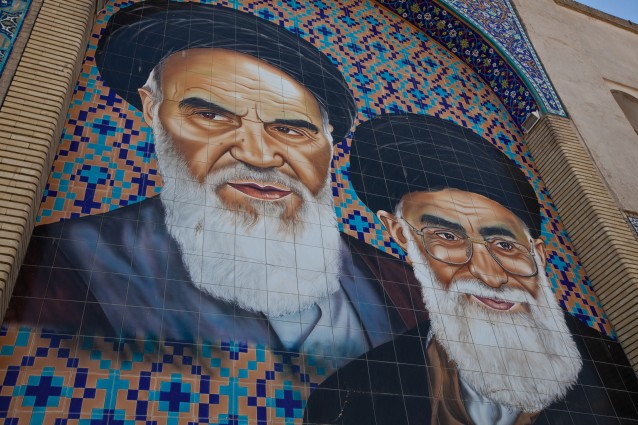 Irans mørke menn. Foto: Marius Arnesen / NRK
