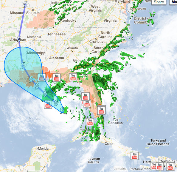 et kart med orkanens kurs inntegnet, flomområder og videobiter plassert i kartet