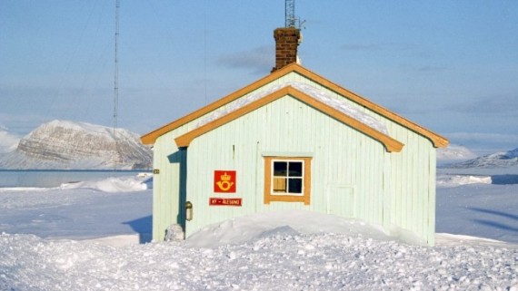 Ny-Ålesund postkontor. Foto: Helge Kåsin