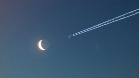 plane-moon