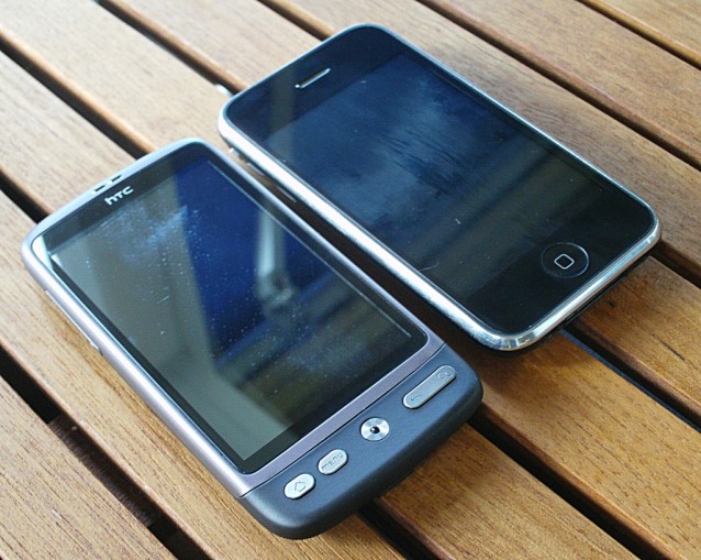 Bilde av HTC Desire og iPhone 3G side om side