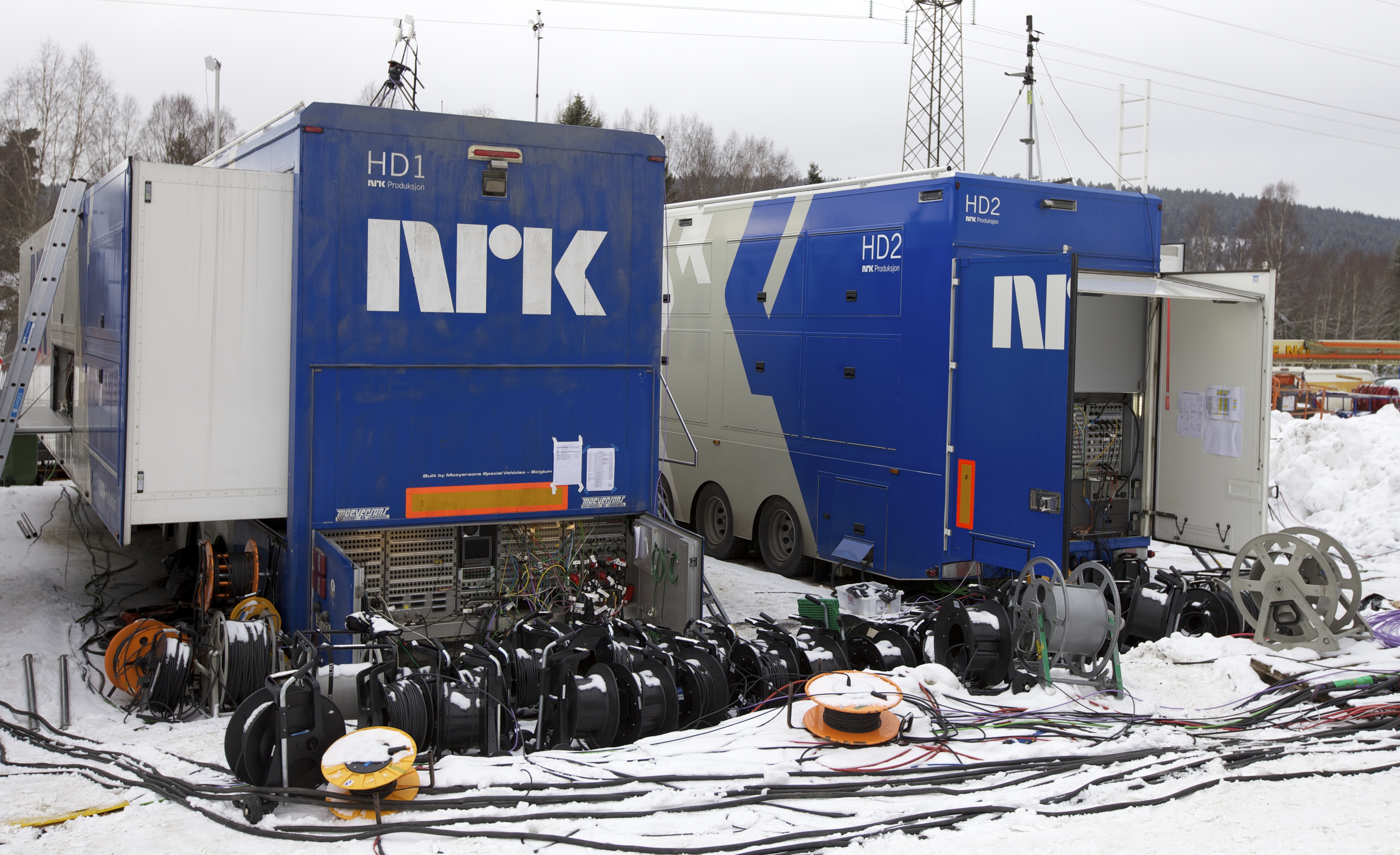NRKs HD1 og HD2 side ved side.