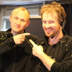 Rune Møklebust (t.v.) og Thomas Hellum fra NRK Hordaland ombord på MS Nordnorge under sendingen i juni i fjor; norges to desidert høyest dekorerte langsending-generaler.