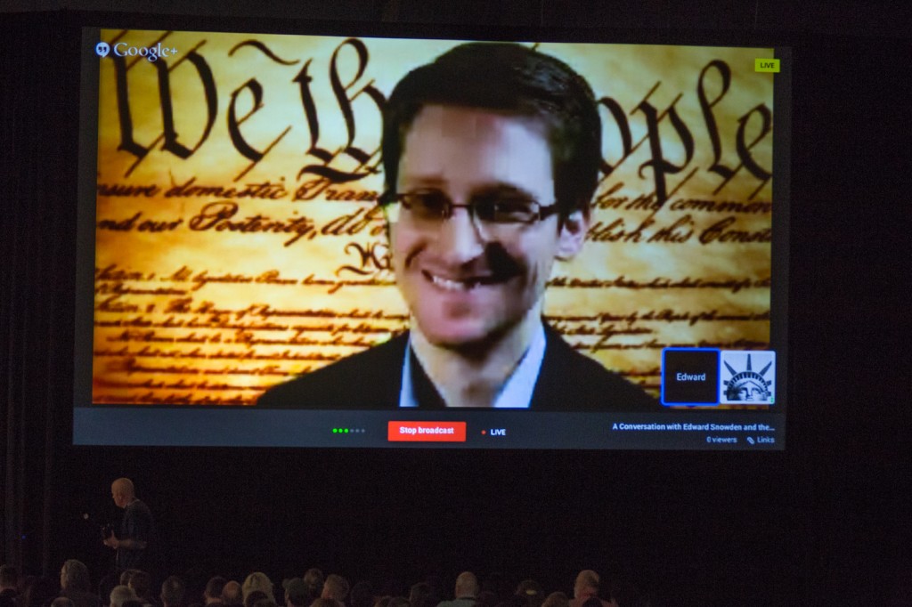 Edward Snowden på videolink fra Moskva under SXSW-konferansen 2014. Foto: Marius Arnesen/NRK