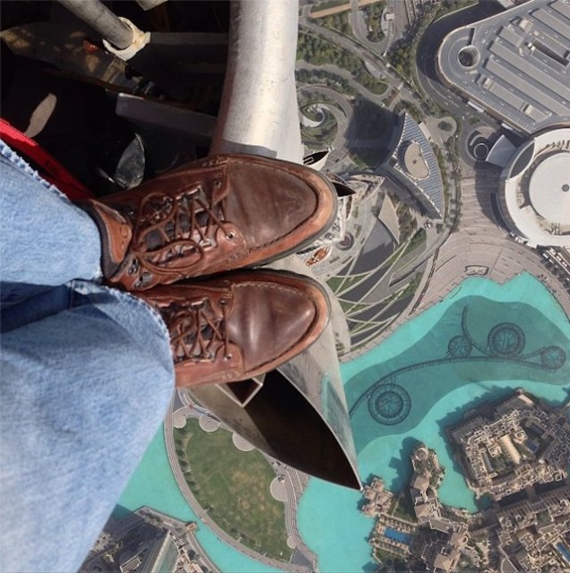 "My old battered shoes climbed the worlds tallest building today. What an amazing structure! Tweeting from 820 meters straight up!" av joemcnallyphoto