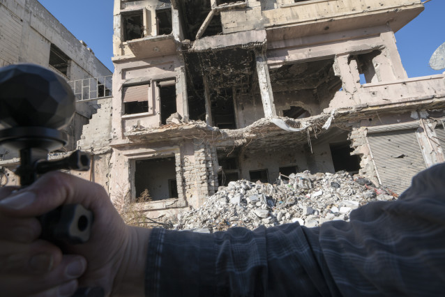 360fly kameraet i bruk i Homs, Syria. (Photo: Olav A. Saltbones/Norwegian Red Cross)