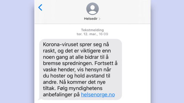 Skjermbilde av en SMS fra norske myndigheter hvor befolkningen oppfordres til å gå inn på nettstedet "helsenorge.no"